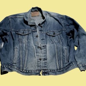 Vintage Levi's 52 L denim trucker jacket